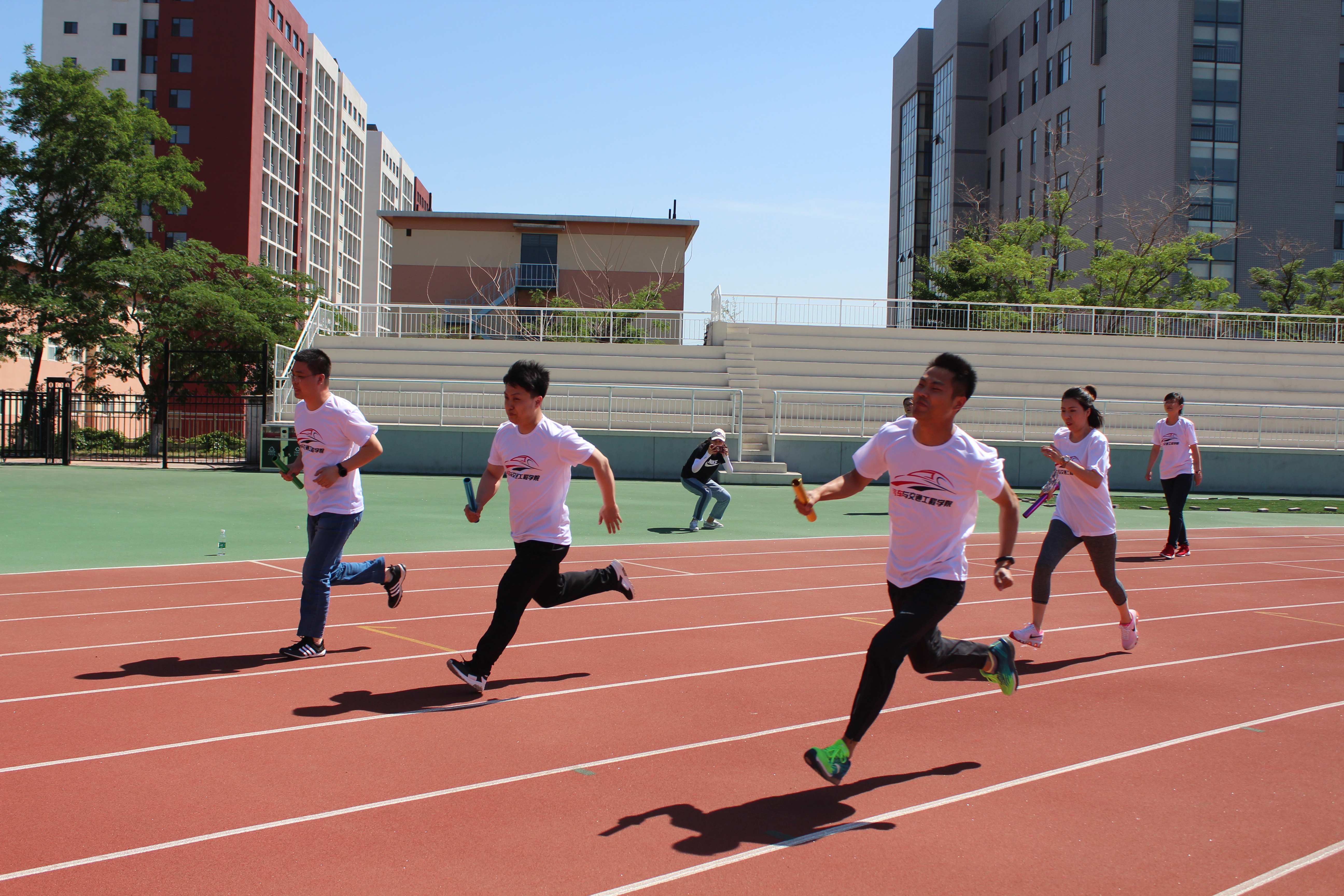 05.29汽车学院"奋进新时代,奔跑向未来"接力赛